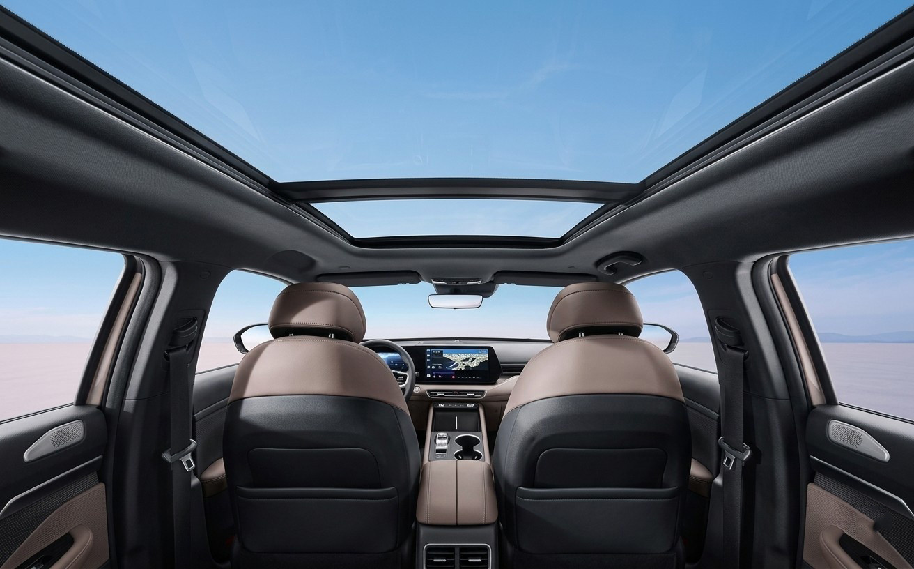 Microfiber Leather Seat.